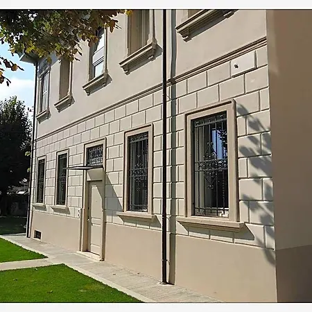 Frich Bed & Breakfast 4*